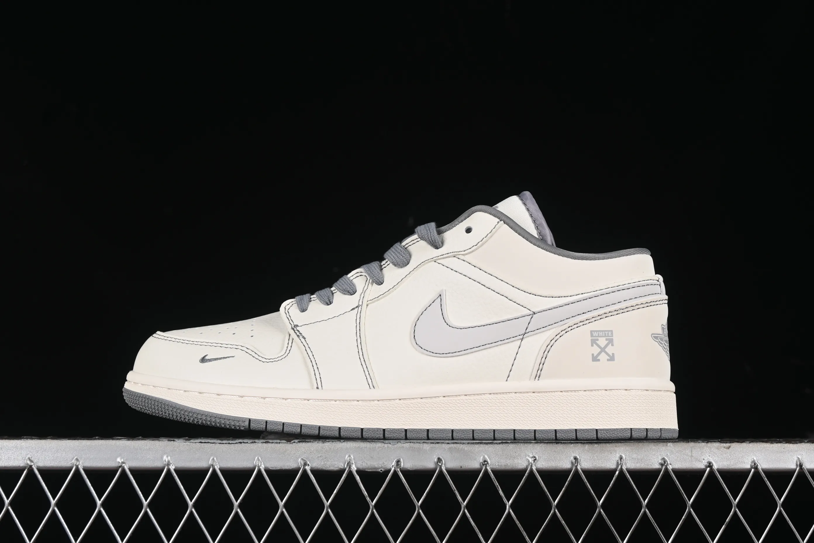 All categories Air Jordan Jordan series basketball shoes Air Jordan 1 Low High-end customized low-top sneakers Air Jordan 1 Low AJ1 Joe 1 OFF-WHITE joint-beige and gray stripes High-end customized low-top retro basketball shoes CF3688-022